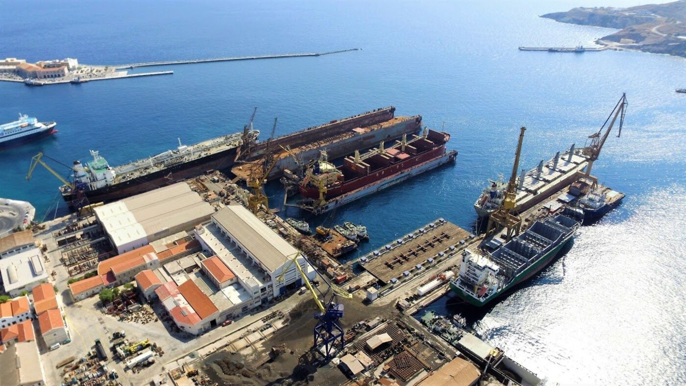 ONEX Neorion floating docks with vessels under repair