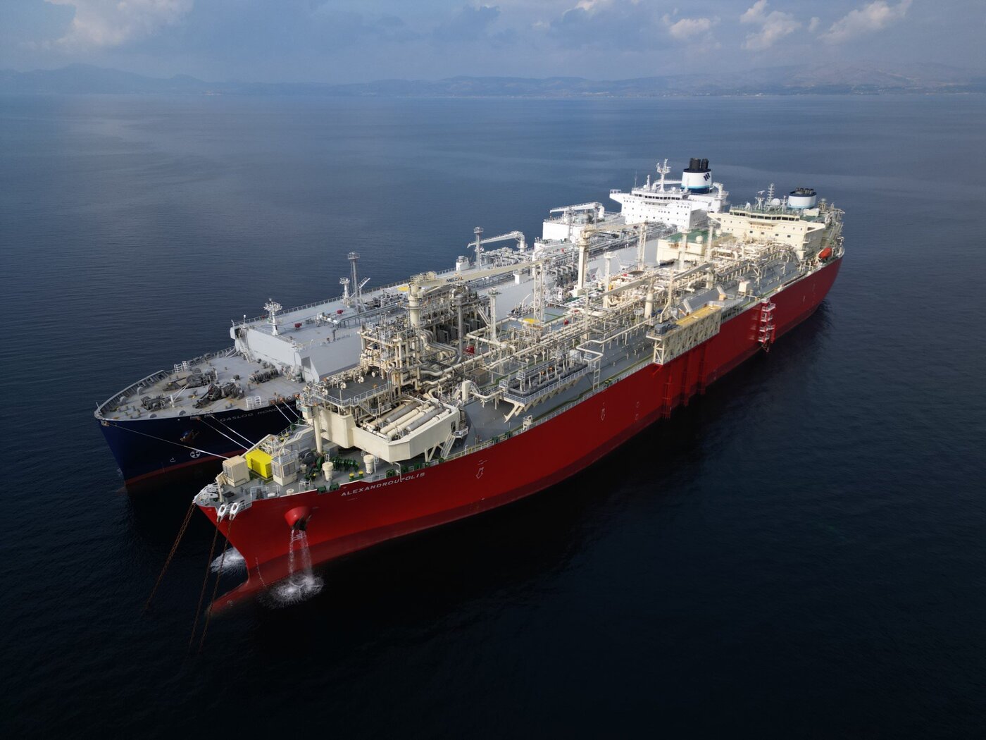 FSRU Alexandroupolis receiving LNG cargo from a carrier